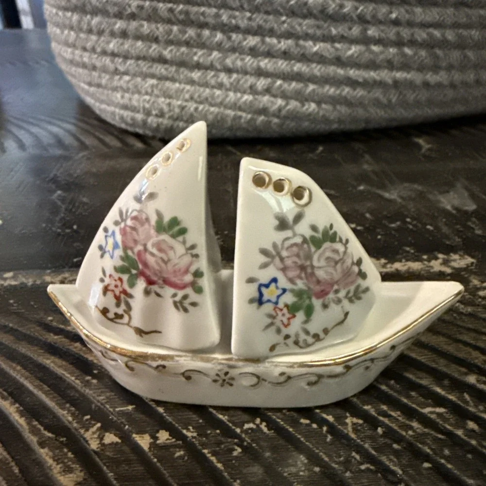 Vintage Sail Boat Porcelain Salt & Pepper Shaker Occupied Japan 2.76